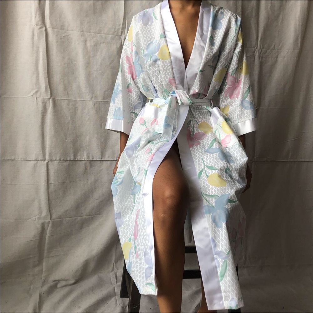 Vintage floral belted robe medium spring tones